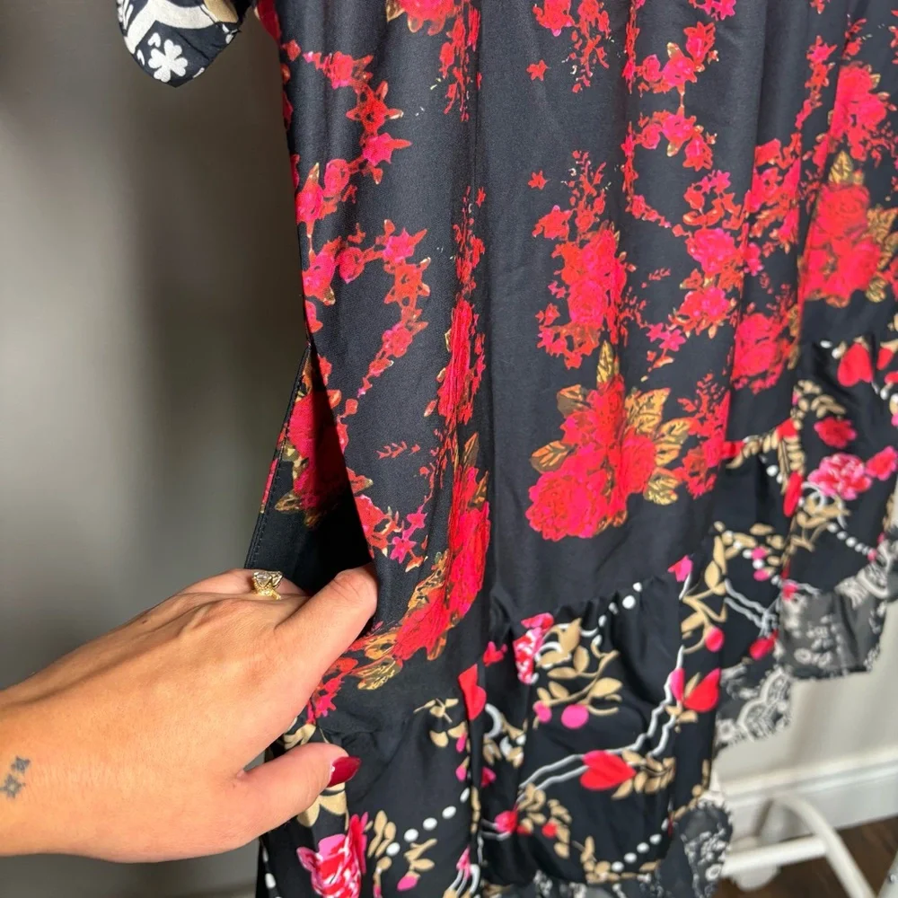 Floral V-Neck Boho Relaxed Fit Summer Dress Size Medium - Picture 8 of 8